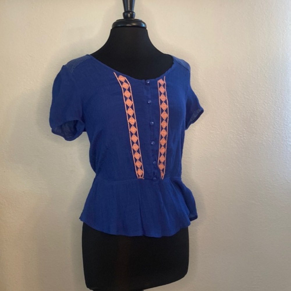 Cute blue  top